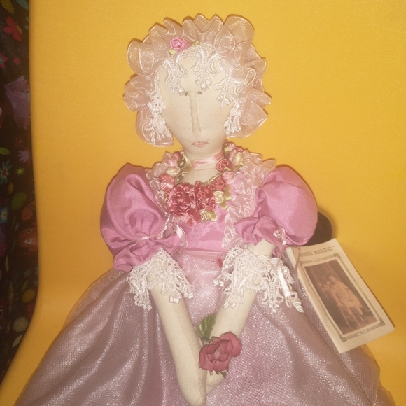 ENCHANTING CARMEN MANAGO BALLERINA DOLL - Picture 16 of 16